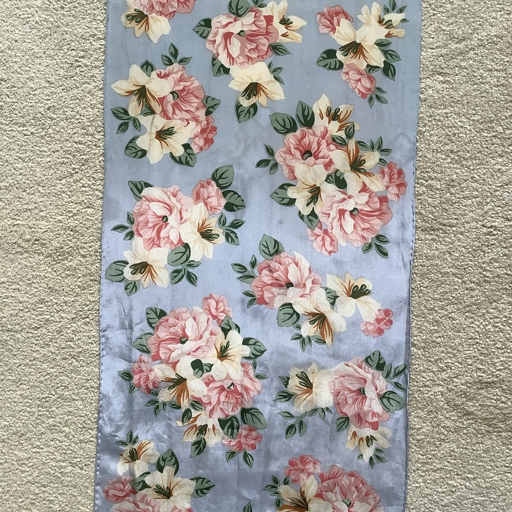 Floral Patterned Rectangular Scarf - Picture 7 of 11